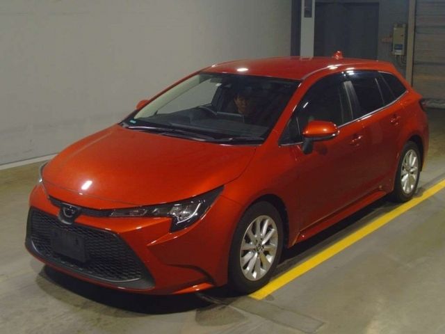 12574 Toyota Corolla touring ZRE212W 2019 г. (TAA Yokohama)